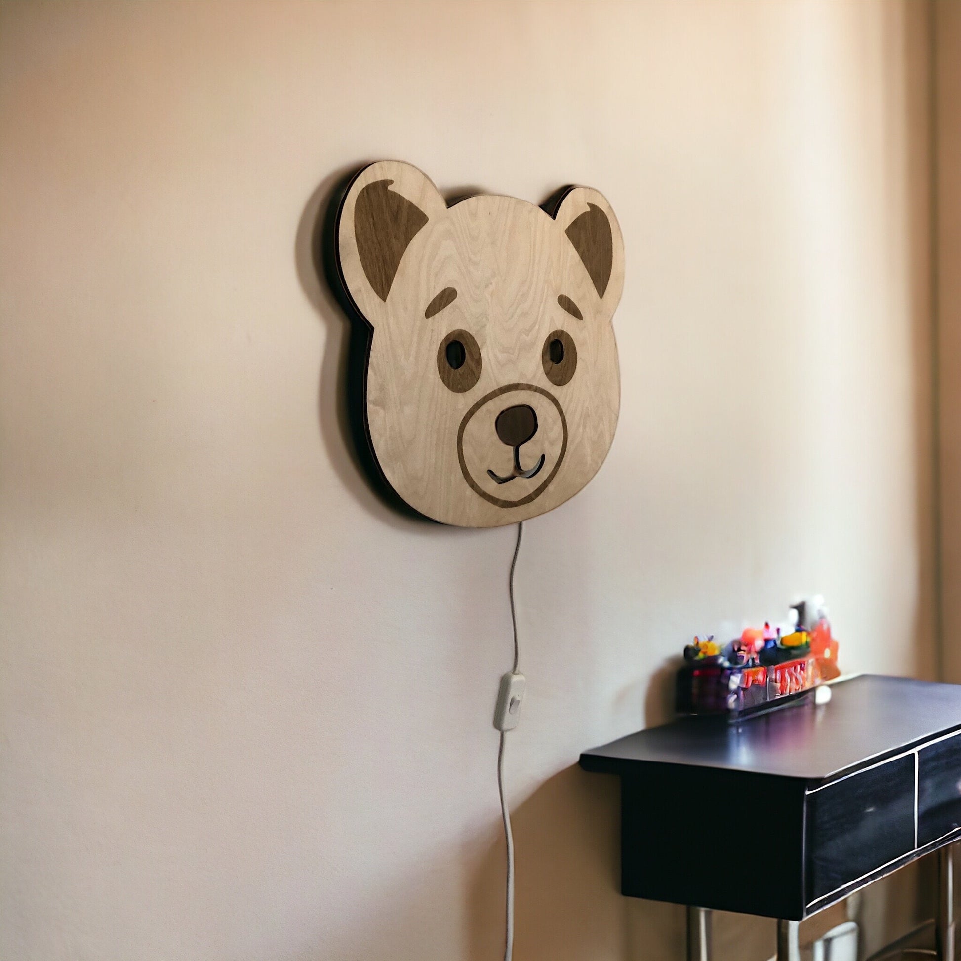 Lastenhuoneen valaisin nalle