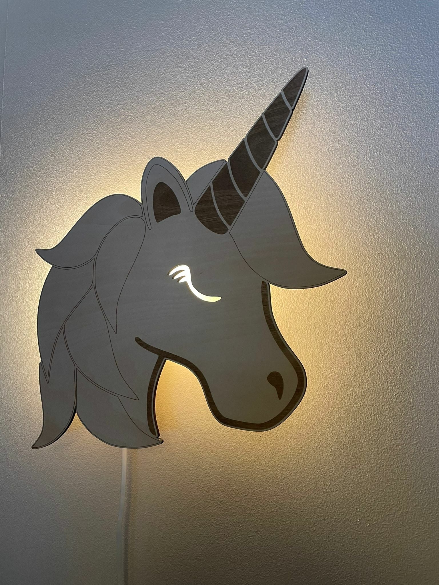 Valaisin_lastenhuoneeseen_yksisarvinen