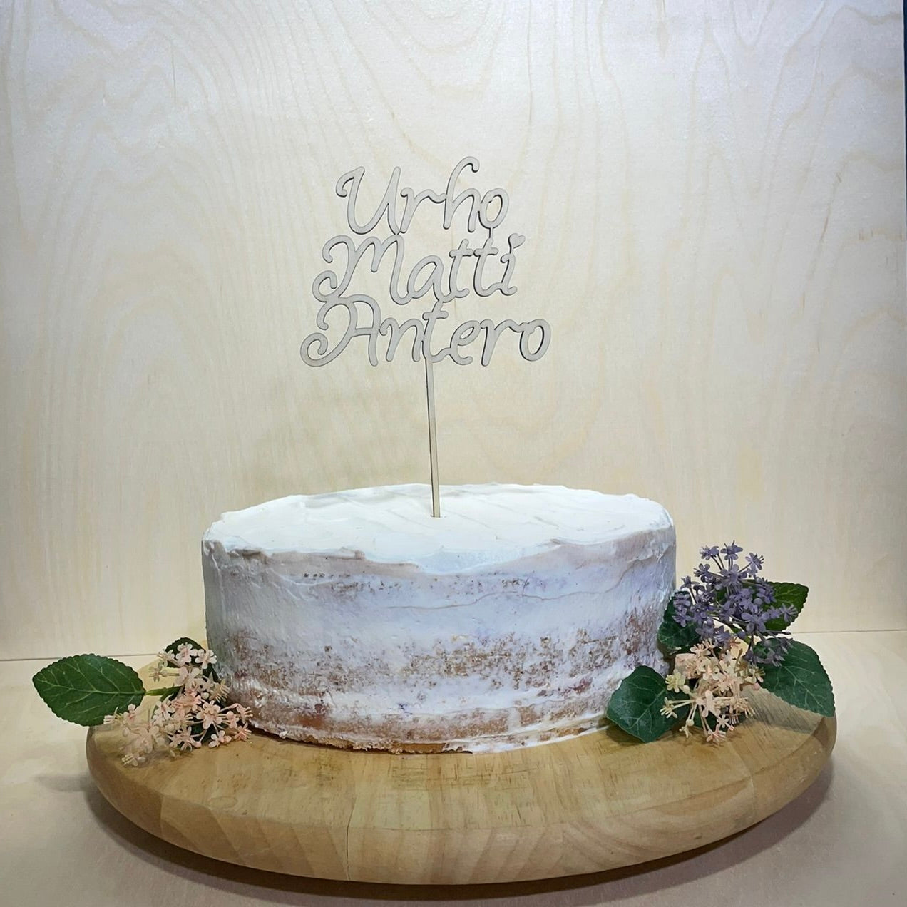 Kakkukoriste omalla nimellä