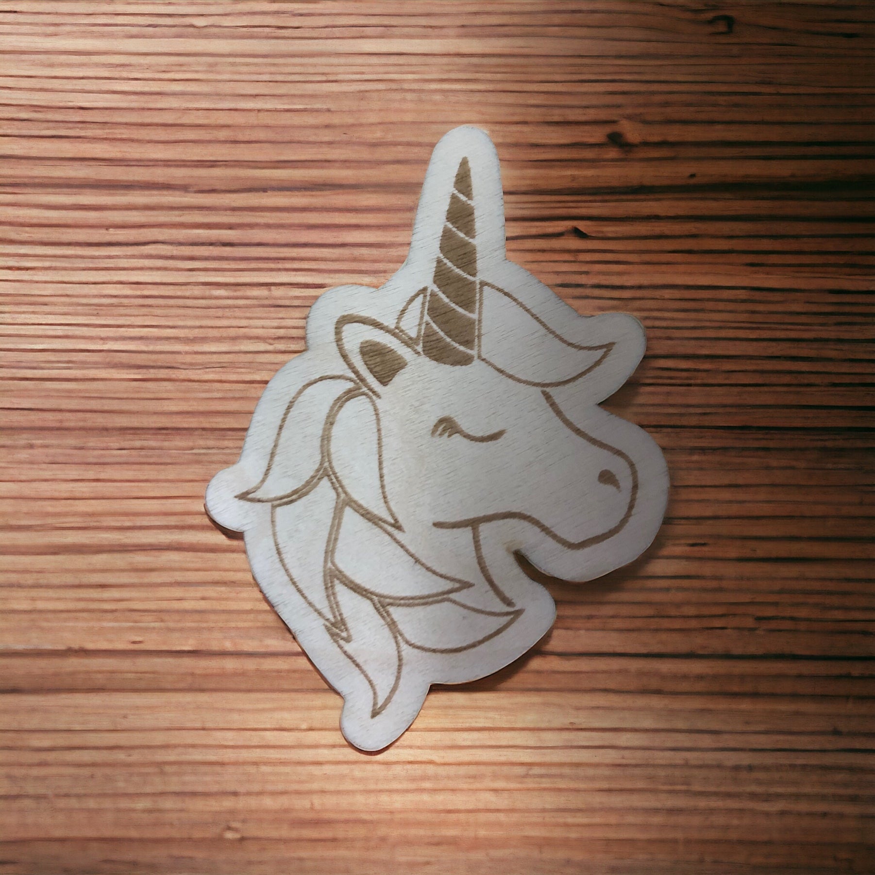 Yksisarvinen_magneetti_puinen