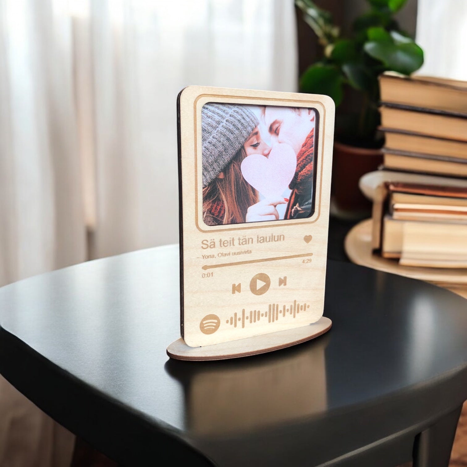 valokuvakehys-spotifykoodilla koivu