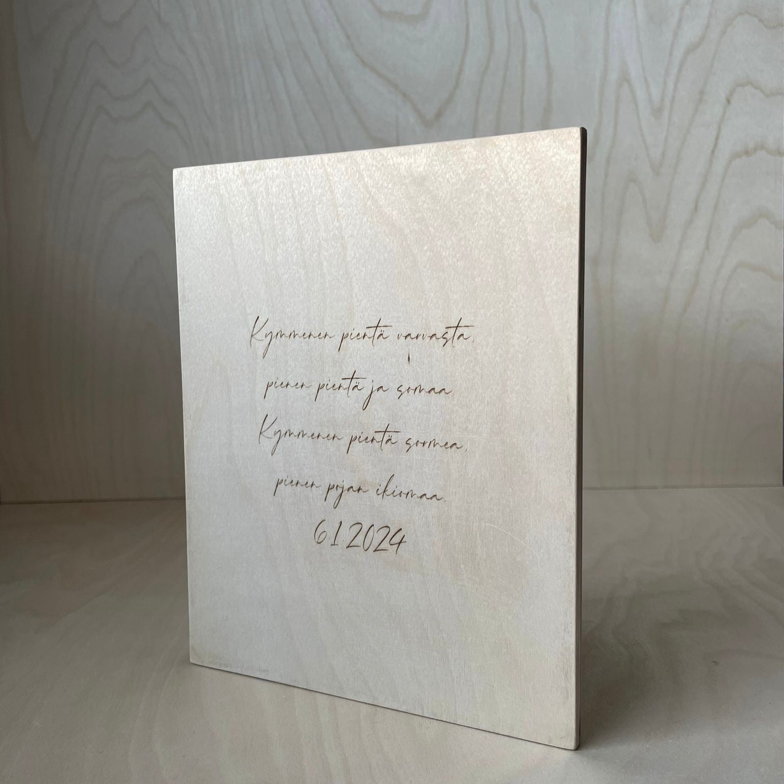 valokuvakehys-syntymtiedoilla-puuva