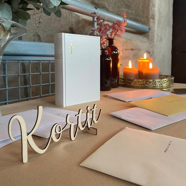 Kortit-poytakyltti